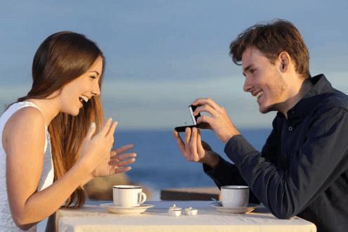 娱乐吃瓜酱男生有教养,揭秘娱乐吃瓜酱男生的高素质魅力  第2张